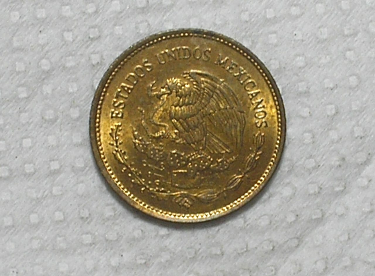 | Casa do Colecionador Mexico) 20 Centavos - 1984 / 3g - 20mm / Fc / Bz / box62
