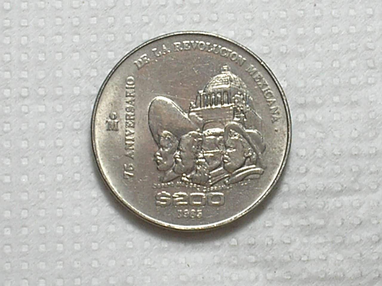 | Casa do Colecionador Mexico) 200 Pesos - 1985 / 29.5mm / S/Fc / Comemorativa - Inscrição na borda / Co/Ni / box62