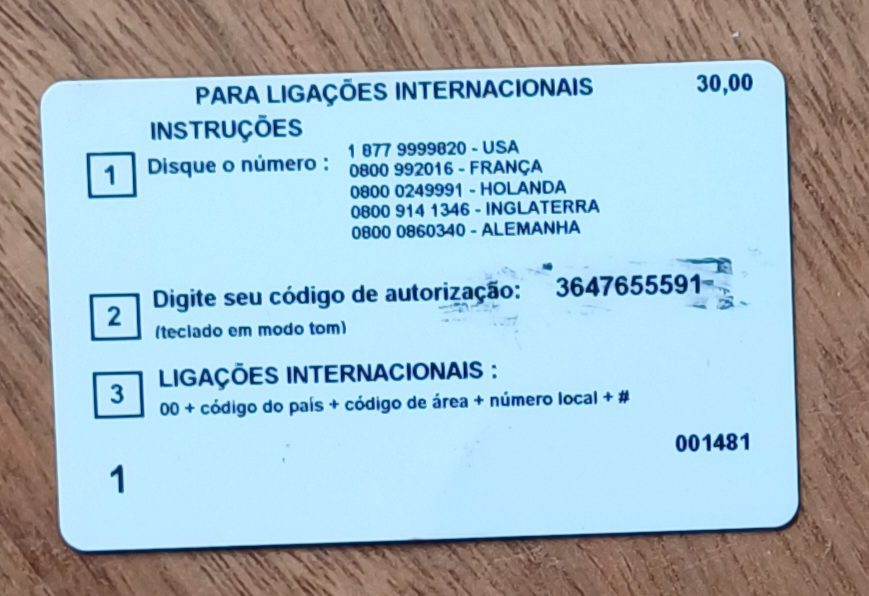 | Casa do Colecionador 5c1. Cartão telefone Brasil Global card. Mulher ao telefone.