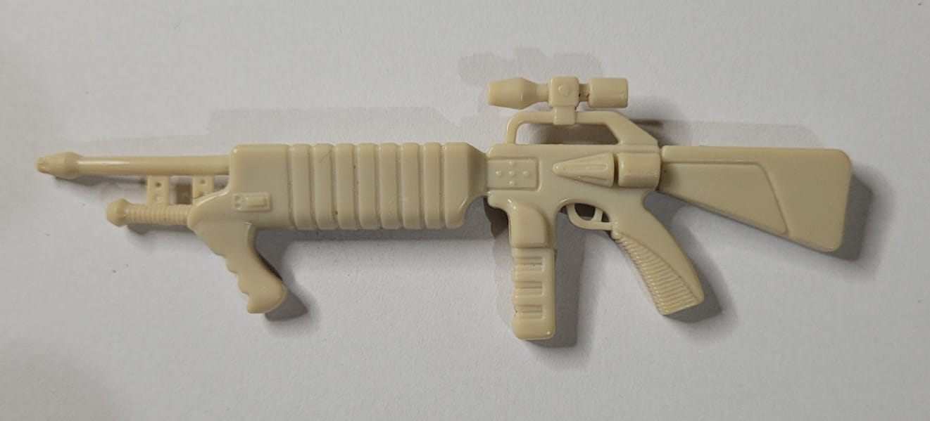 | Casa do Colecionador Acessório para Figuras de Ação - Arma Estilo Rifle | Anos 80/90