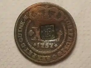 Guiné) XL Réis - 1757 // Cunhadas para o Brasil e Guiné // Coroa sem pedículos // 45 Perolas / Escudete // Bc/Mbc // Cobre