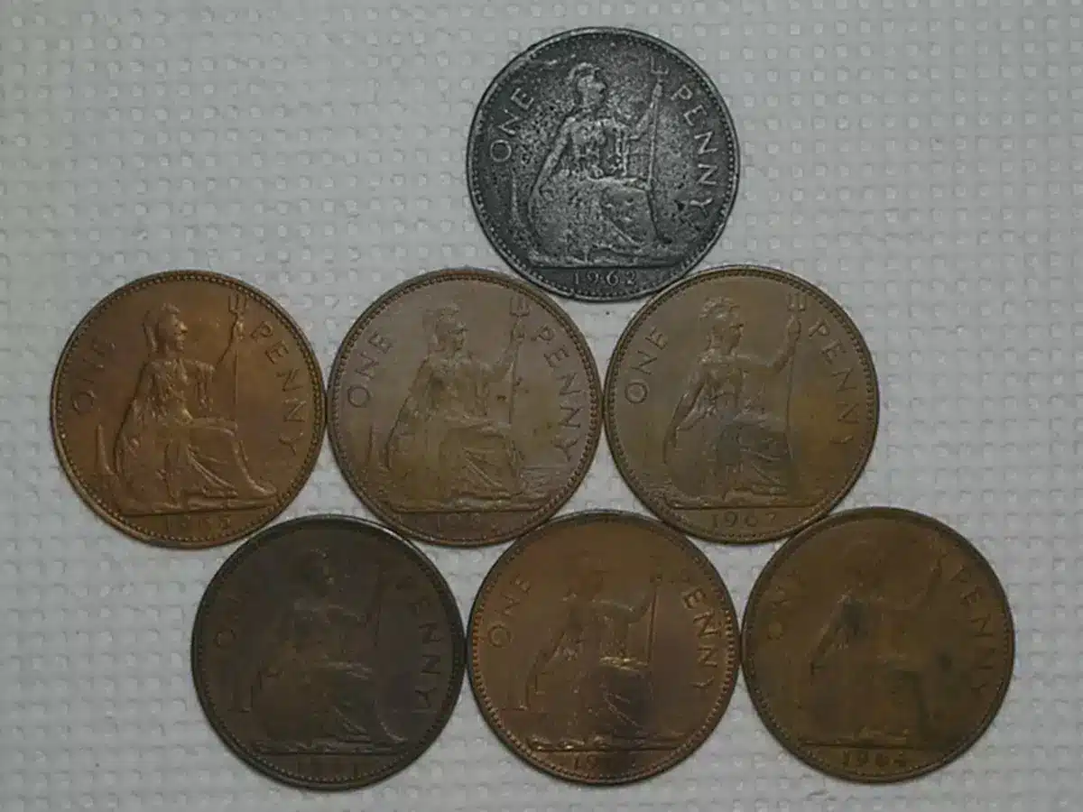 | Casa do Colecionador Inglaterra) 1 Penny - 1961 / 1962 / 1962-falsa da época / 1964 / 1965 / 1966 / 1967 - Bronze / m510