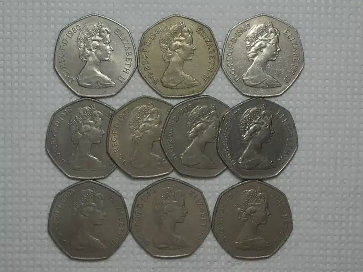 | Casa do Colecionador Inglaterra) 50 New Pence 1969 / 1970 / 73 / 76 / 77 / 78 / 79 / 1980 / 81 / 82 - 10 Moedas Em Niquel / Mbc/Sob / m510