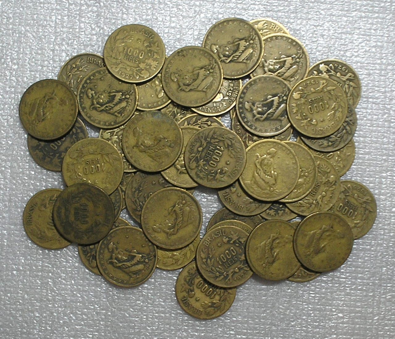 | Casa do Colecionador Lotão 50 Moedas de 1.000 Réis Busto da republica em Bronze