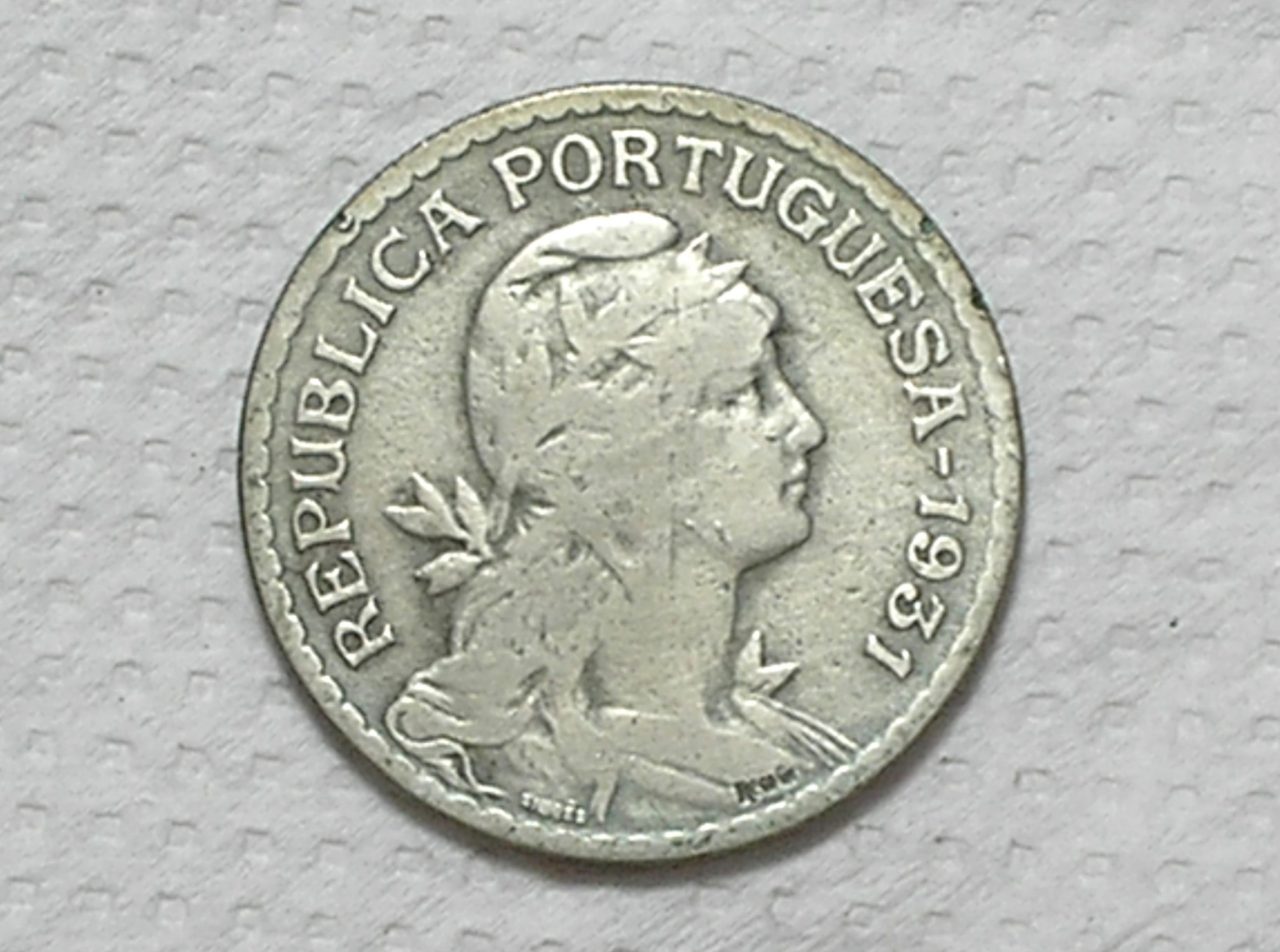 | Casa do Colecionador Portugal) 1 Escudo - 1931 / Escassa / 26,5mm / Co/Ni / box63.2