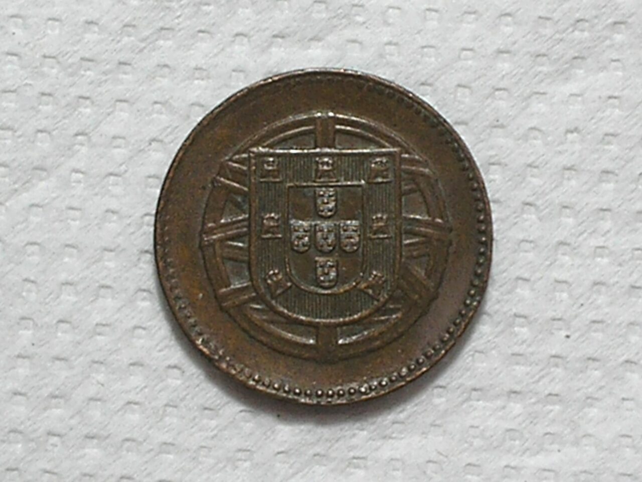 | Casa do Colecionador Portugal) 2 Centavos - 1918 / 23mm / Soberba / Bronze / box63