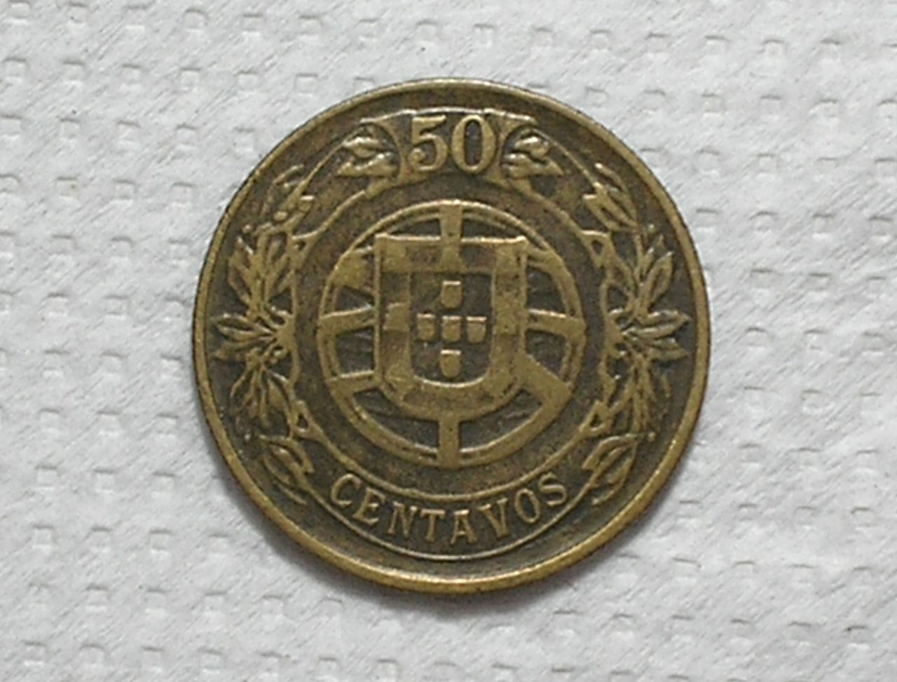| Casa do Colecionador Portugal) 50 Centavos - 1926 / 22mm / Br/Al / box63.2