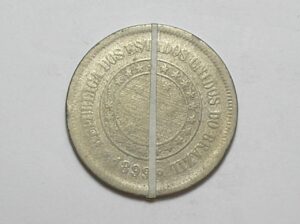 100 Réis - 1899 / Reverso Inclinado - raro aparecer / República / Níquel