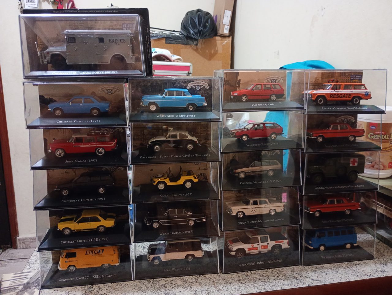 | Casa do Colecionador Coleção de miniaturas de carros antigos