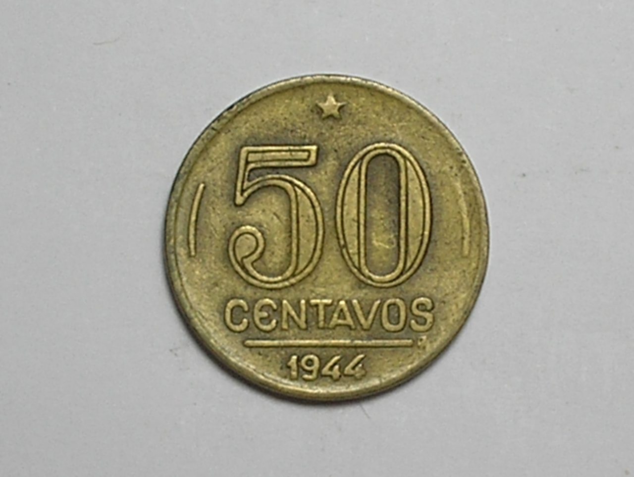 | Casa do Colecionador Sem a Sigla depois de Brasil = 50 Centavos - 1944 / Bz-Al