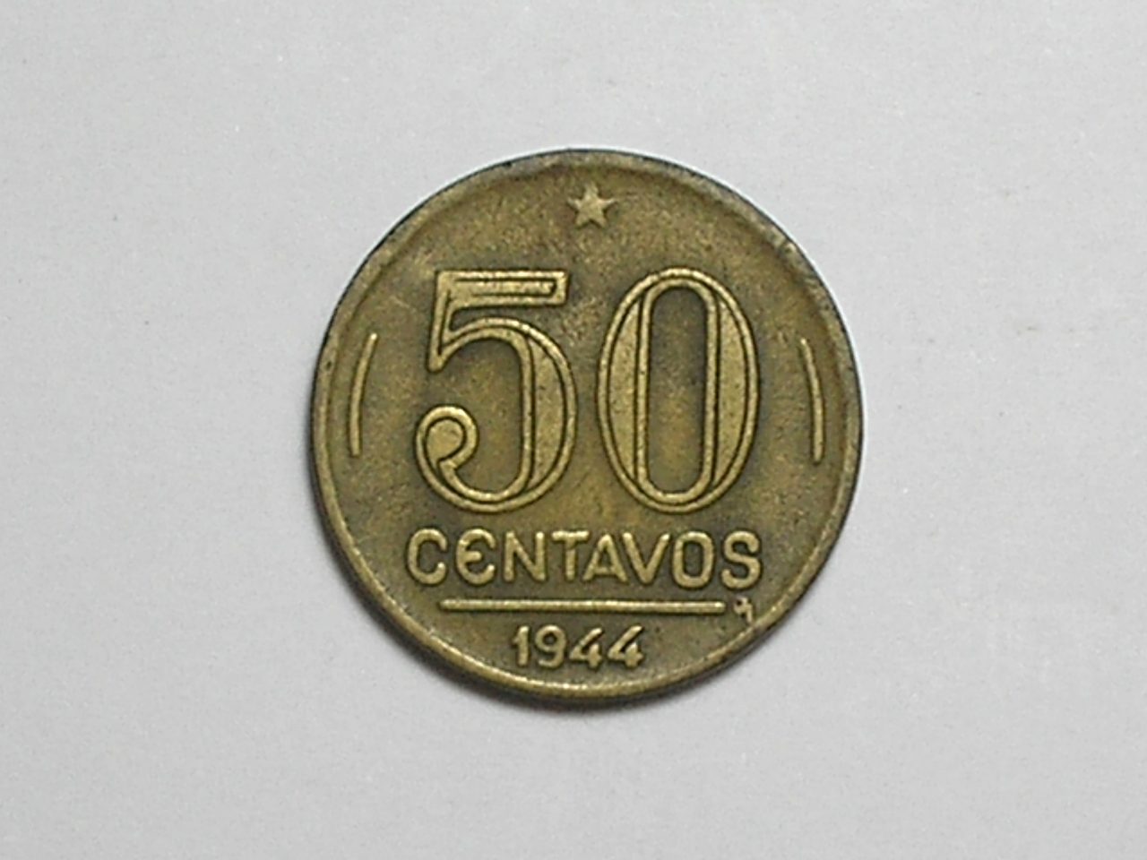 | Casa do Colecionador Sem a Sigla depois de Brasil = 50 Centavos - 1944 / Bz-Al