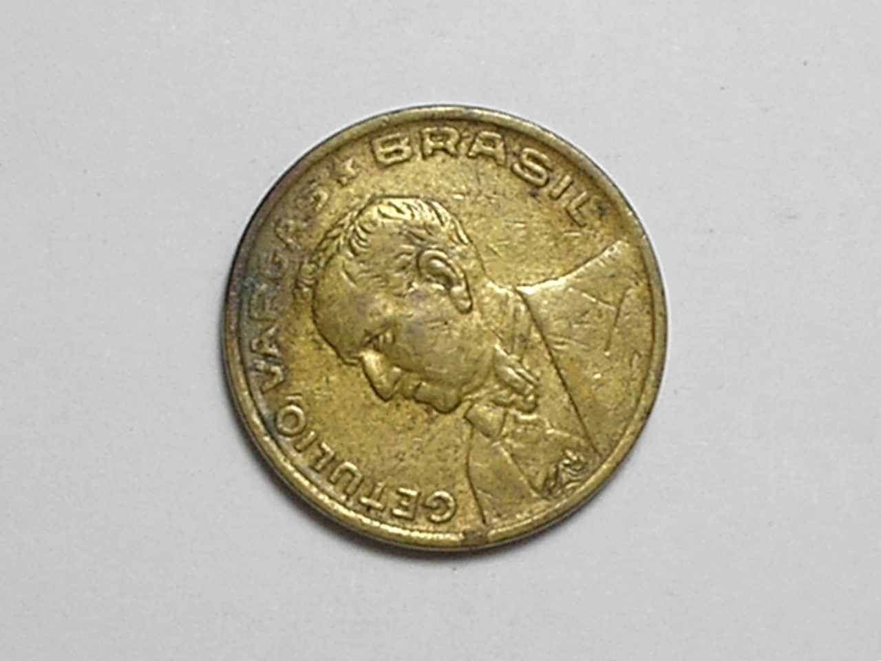 | Casa do Colecionador Sem a Sigla depois de Brasil = 50 Centavos - 1945 / Bz-Al
