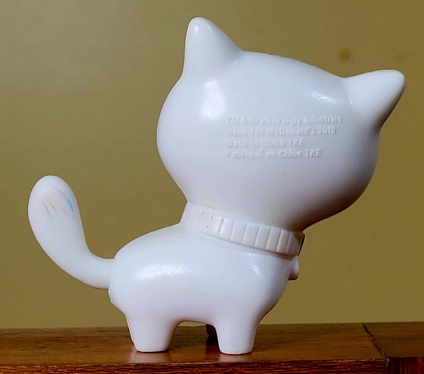 | Casa do Colecionador Brinquedo McDonald's 2019 UglyDolls – Ugly Dog Branco – Raro e Colecionável