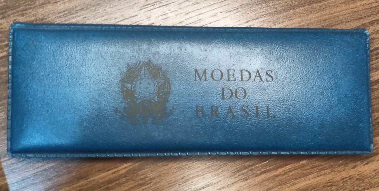 | Casa do Colecionador MOEDA DE AÇO INOXIDÁVEL, BRASIL, REPÚBLICA, SÉRIE DE TRÊS PEÇAS DE 100 CRUZADOS, CENTENÁRIO DA ABOLIÇÃO DA ESCRAVATURA DO BRASIL, 9,35gr CADA
