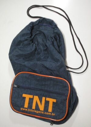 Moxila de Costa para Viagem com bolsa extra de frente - TNT / Nova na cor azul escura / Duas ultimas peças