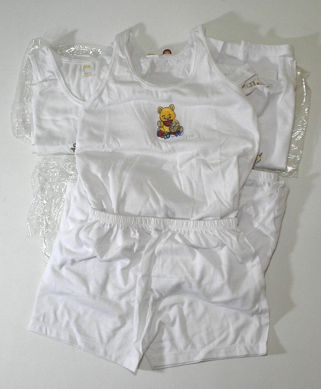 | Casa do Colecionador 5 Conjunto de passeio duas peças menino, bordados com tema de Ursinho, Veste 6 meses a 1 ano, Polieste e viscose