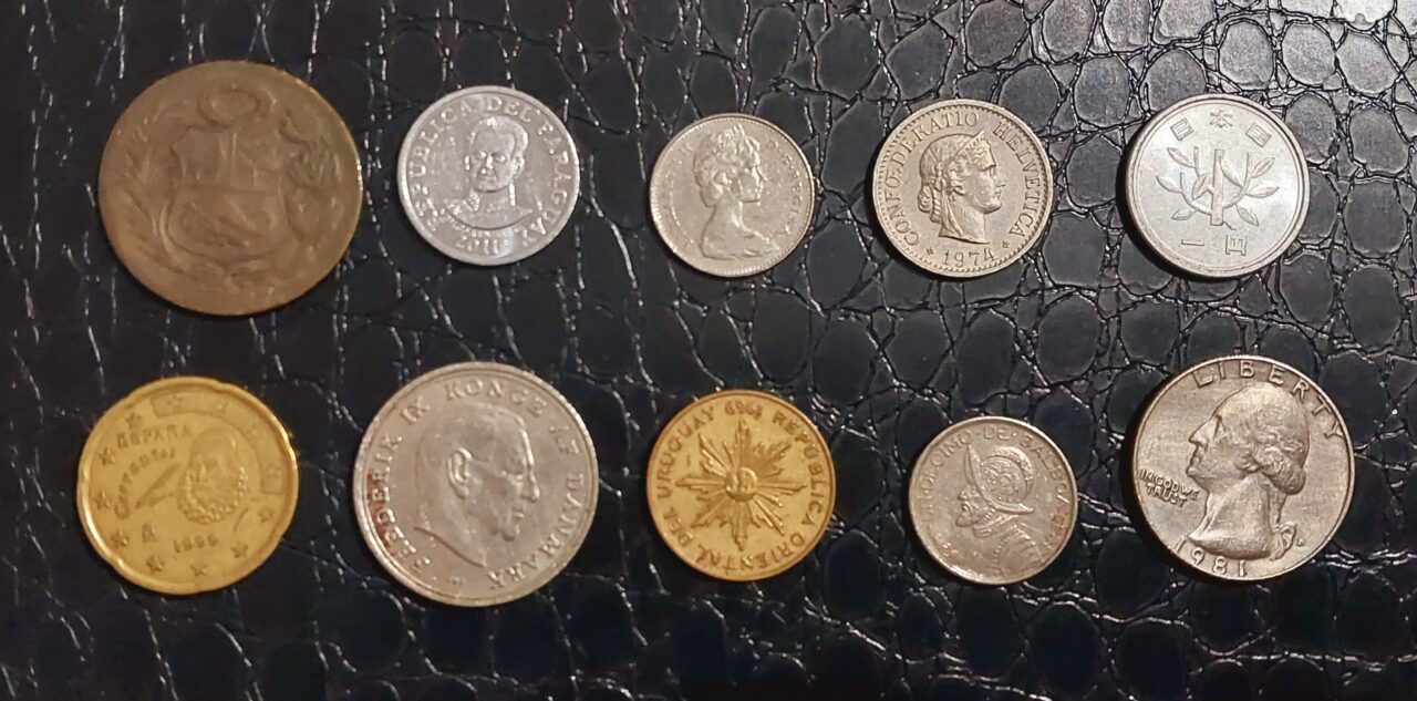 | Casa do Colecionador Moedas do mundo 10 Moedas de 10 países diferentes Sku 2139