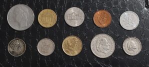 Moedas do mundo 10 Moedas diferentes de10 países Sku 2140