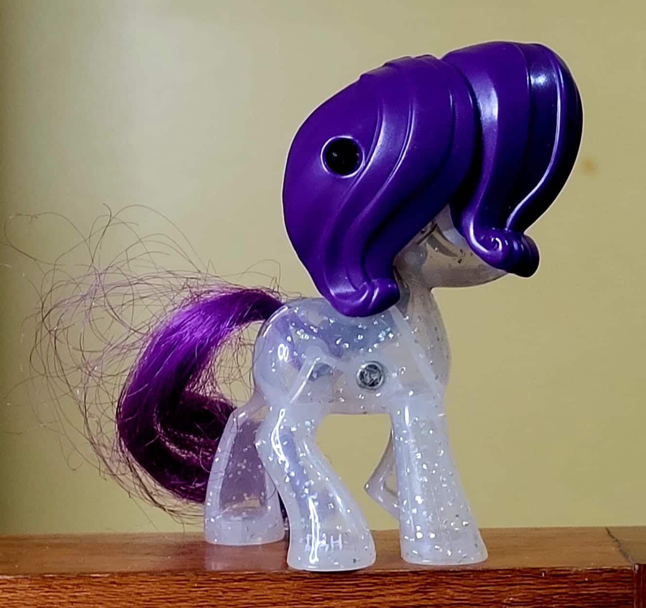 | Casa do Colecionador Brinde McDonald’s Rarity My Little Pony Transparente com Glitter – Altura 9cm