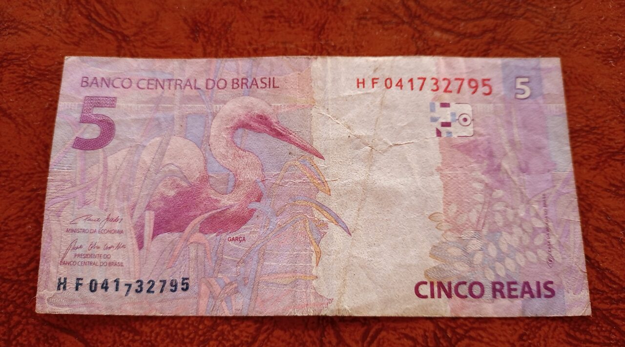 | Casa do Colecionador CÉDULA DE 5 REAIS COM DEFEITO NA IMPRESSÃO DA NUMERAÇÃO. VER FOTOS.