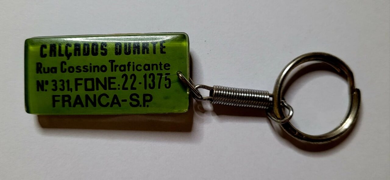 | Casa do Colecionador Chaveiro Antigo De Acrilico Calcados Duarte Franca Sp 1a
