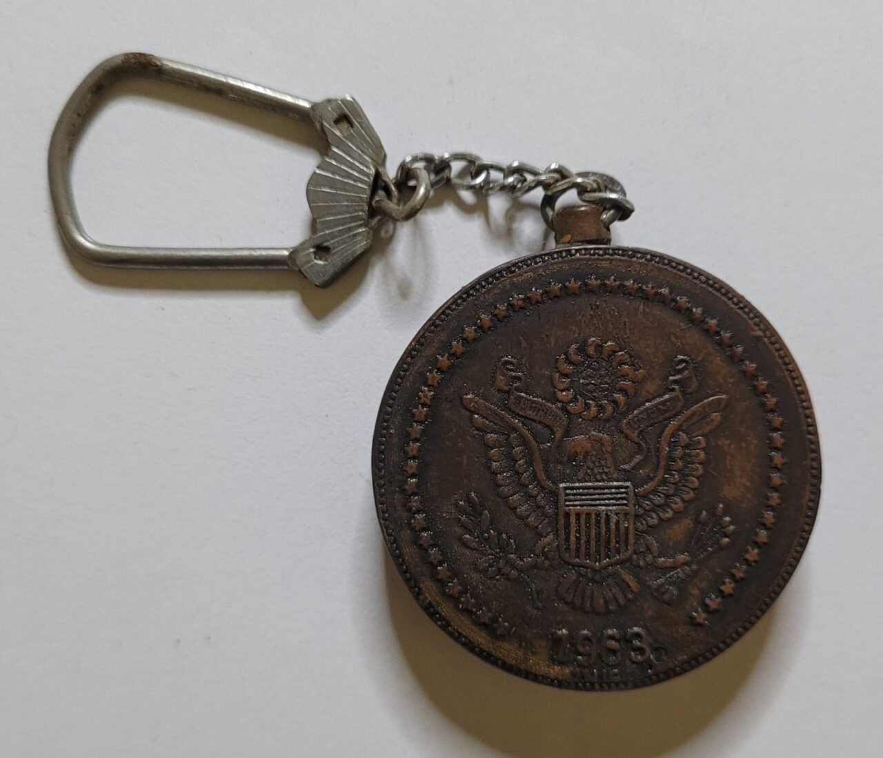 | Casa do Colecionador Chaveiro Isqueiro Antigo Medalha John F Kennedy 1963 Vintage Comemorativo Dos Eua 2