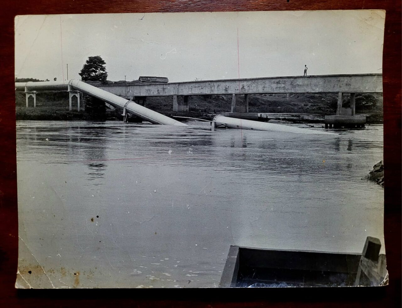 | Casa do Colecionador Fotografia Historica Antiga Queda De Duto Sobre Rio Carimbo Palacio Guanabara Decada De 1960