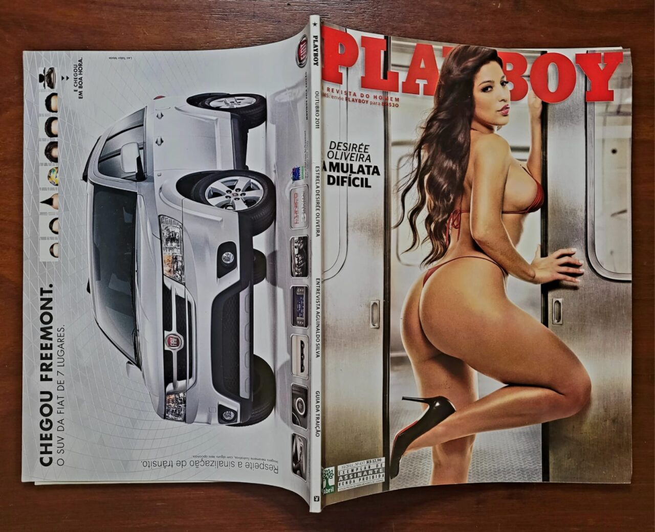 | Casa do Colecionador Playboy No 437 Outubro 2011 Desiree Oliveira A Mulata Dificil Revista Com Poster 3