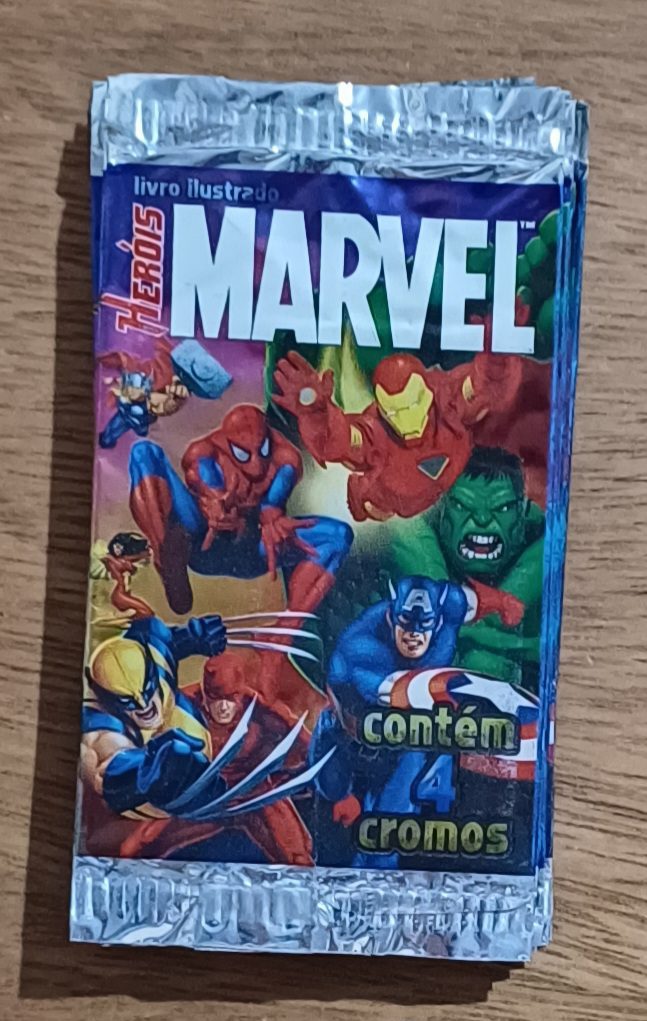 | Casa do Colecionador Figurinhas Ed On Line Herois Marvel. Envelope vazio.