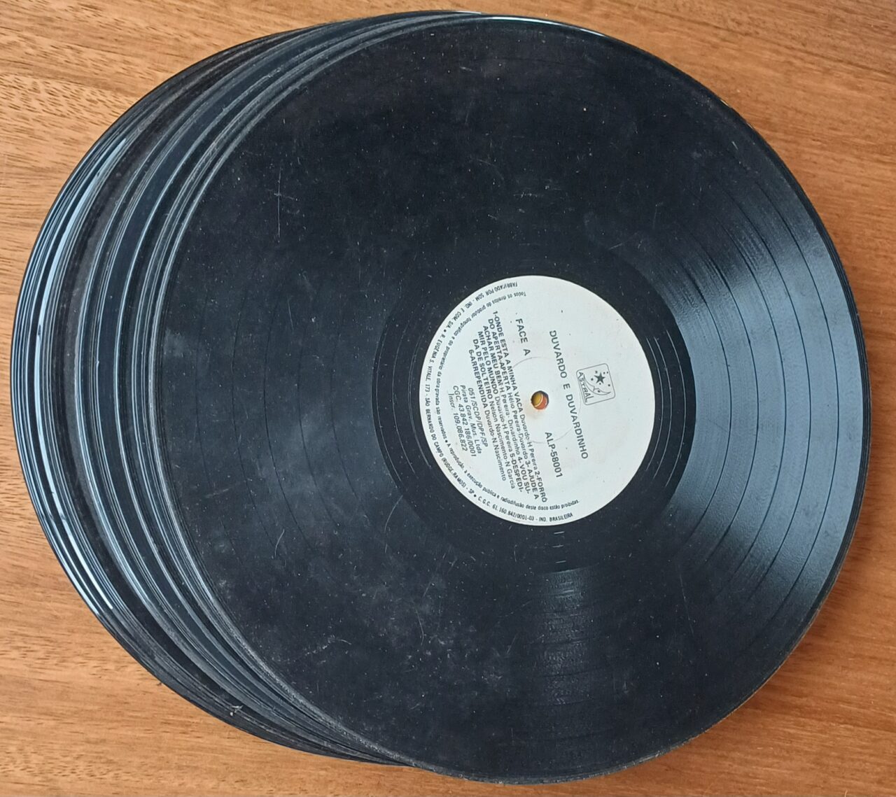 | Casa do Colecionador Kit com 12 vinil lp para artesanato e decoração.