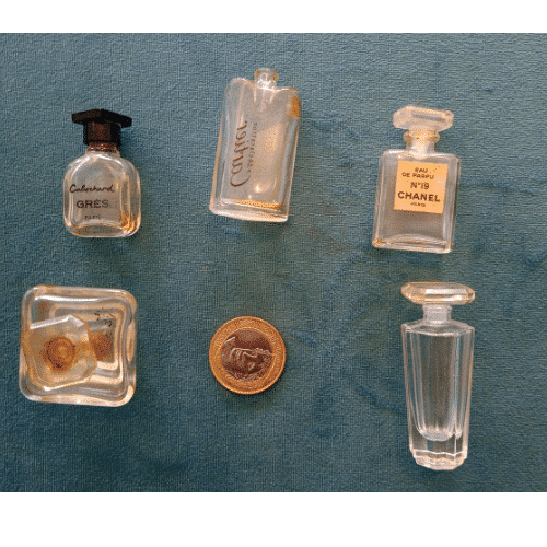 | Casa do Colecionador LOTE VIDROS PERFUMES ANTIGOS RAROS MINIATURA CHANEL 19 PARIS. CARTIER DECLARATION. PERFUME TRÉSSOR
