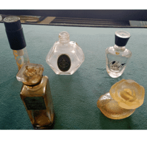 LOTE VIDROS PERFUMES ANTIGOS RAROS MINIATURA LANSELLE CARREAU, LANCOME, KENZO (5 VIDROS)