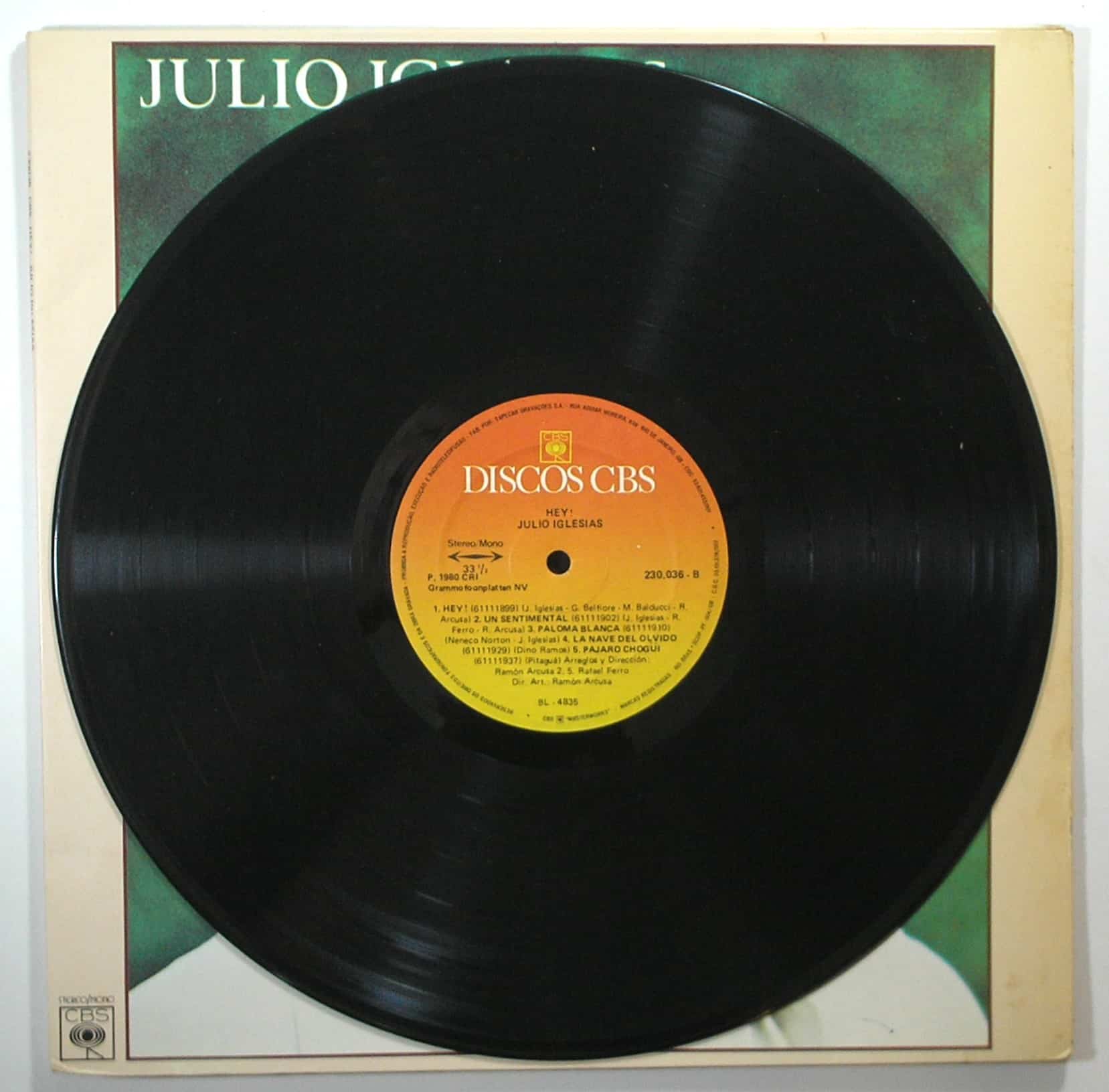 | Casa do Colecionador Álbum Vinil Disco " Julio Iglesias "- Hey / - Parada 1980 (Grandes Sucessos) / CBS / Em Excelente estado de conservação / Disco para coleção
