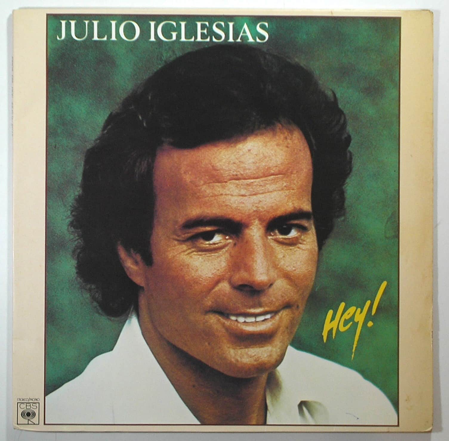 | Casa do Colecionador Álbum Vinil Disco " Julio Iglesias "- Hey / - Parada 1980 (Grandes Sucessos) / CBS / Em Excelente estado de conservação / Disco para coleção