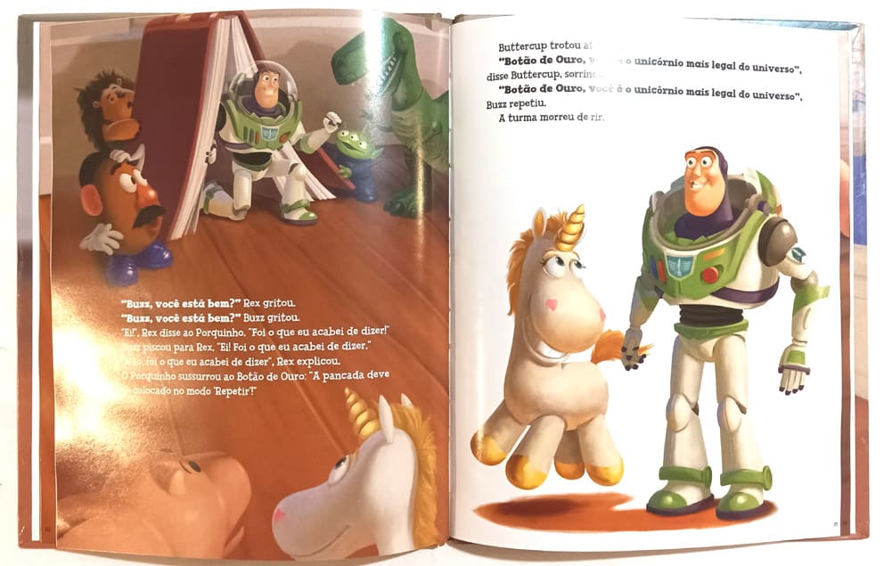 | Casa do Colecionador Toy Story Buzz Fora de Órbita Com Holografia. Editora On line – 2019.