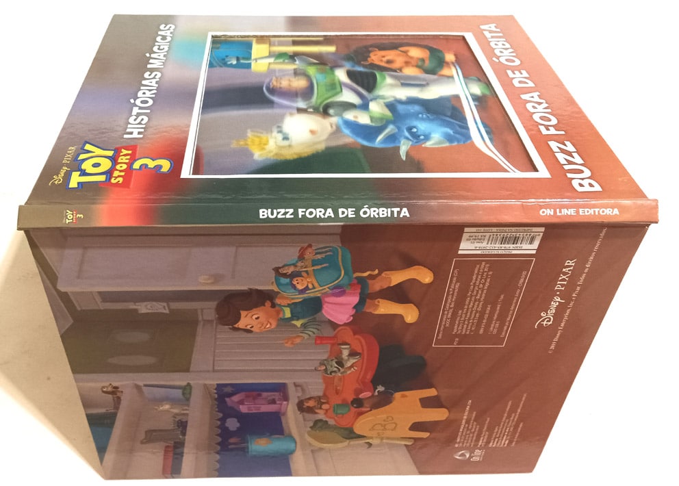 | Casa do Colecionador Toy Story Buzz Fora de Órbita Com Holografia. Editora On line – 2019.