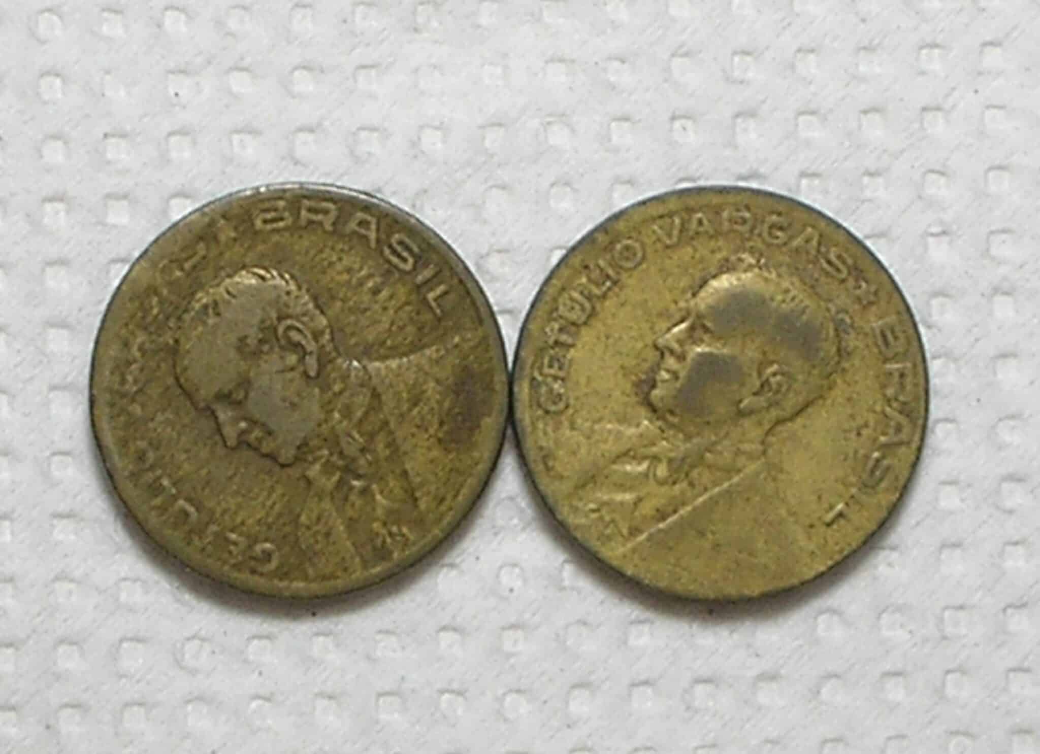 | Casa do Colecionador 10 Centavos - 1946 / Reverso Inclinado Esquerda e Direita / Getúlio / Alb.Rev.