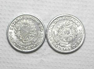 2 Cruzeiros 1961 / Reversos Muito Inclinados Esquerda e Direita / Raro aparecer / Soberba/Flor / Alb.Rev.