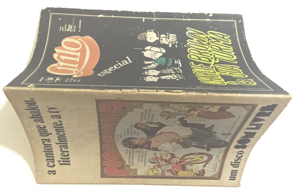 | Casa do Colecionador Grilo nº 25, Especial Charlie Brown e sua turma, com o pôster central. AeC - 1972.