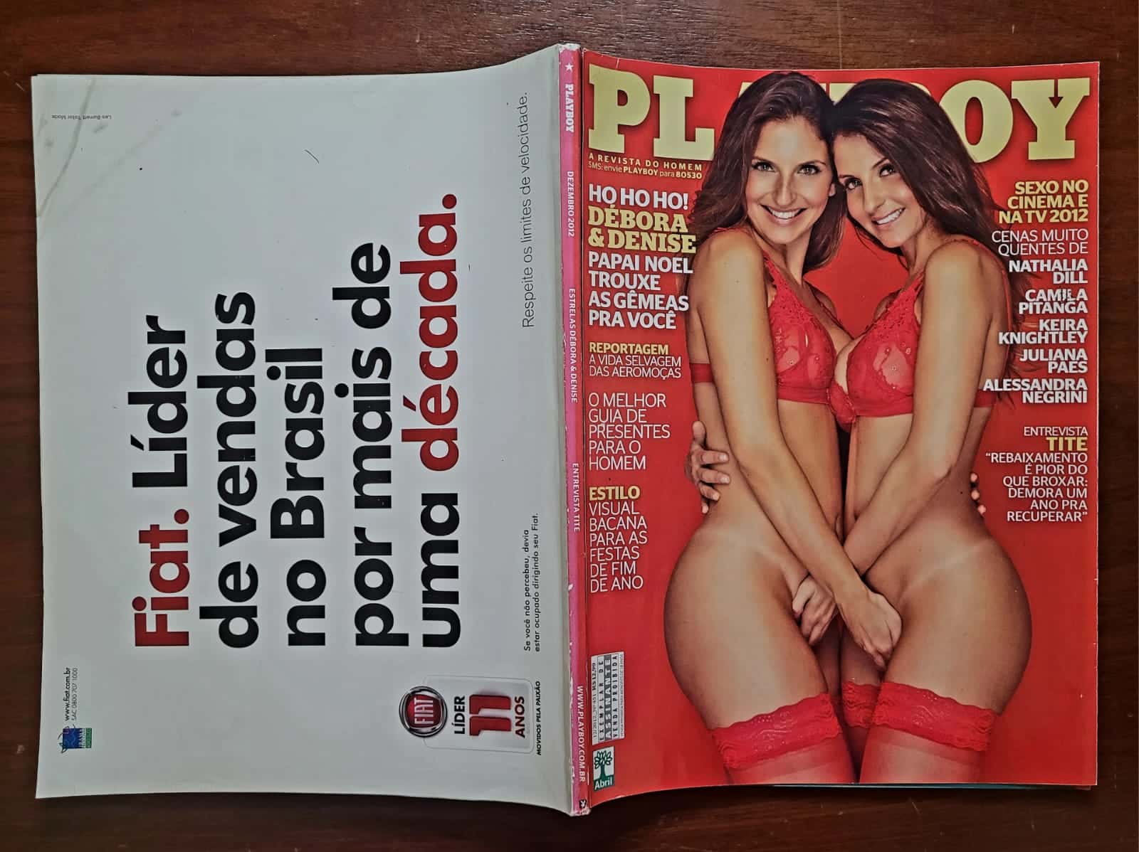 | Casa do Colecionador Playboy Nº 451 | Gêmeas Débora e Denise Tubino | Especial de Natal e Encarte Itaipava | Dezembro/2012