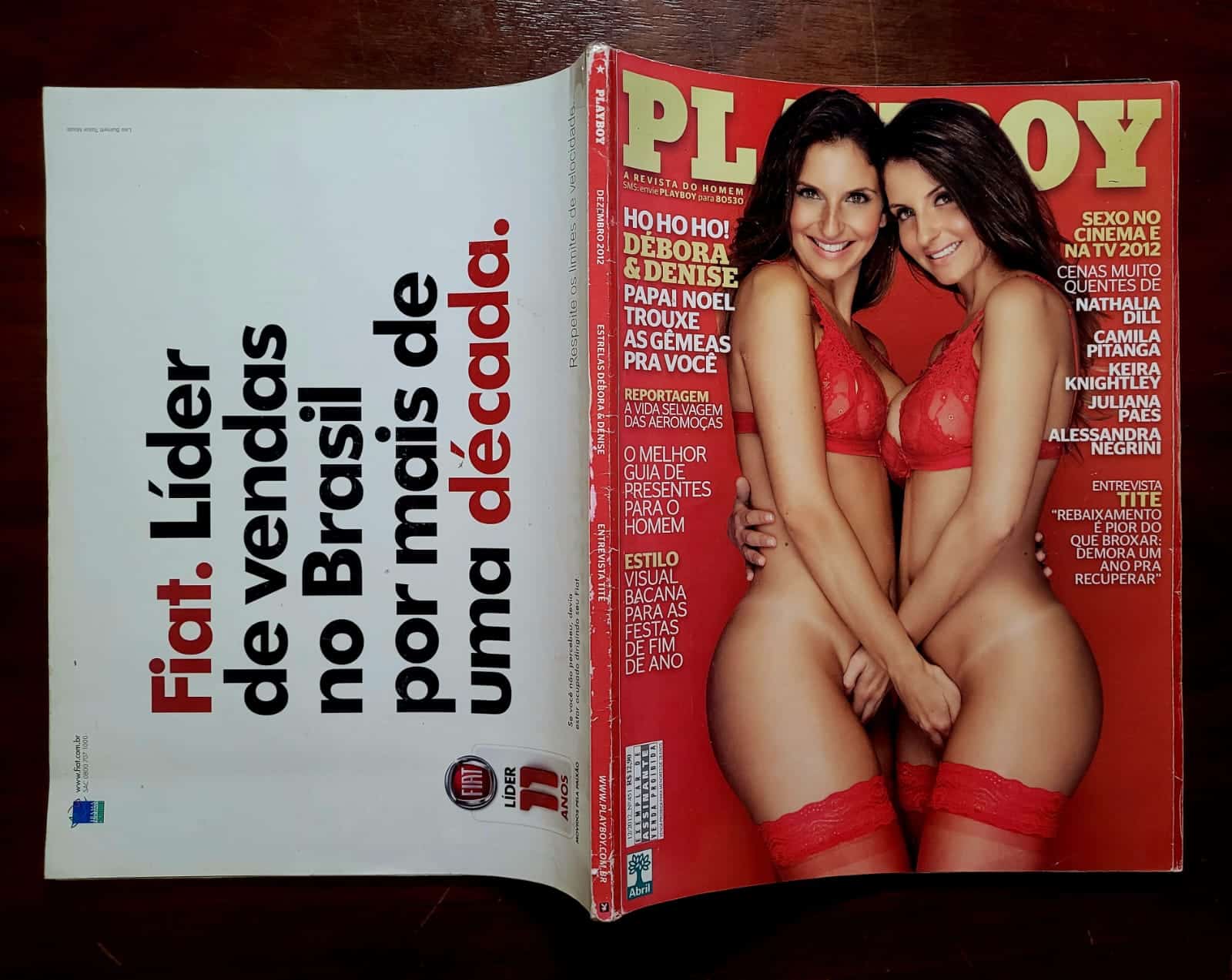 | Casa do Colecionador Playboy Nº 451 | Gêmeas Débora e Denise Tubino | Especial de Natal e Encarte Itaipava | Dezembro/2012