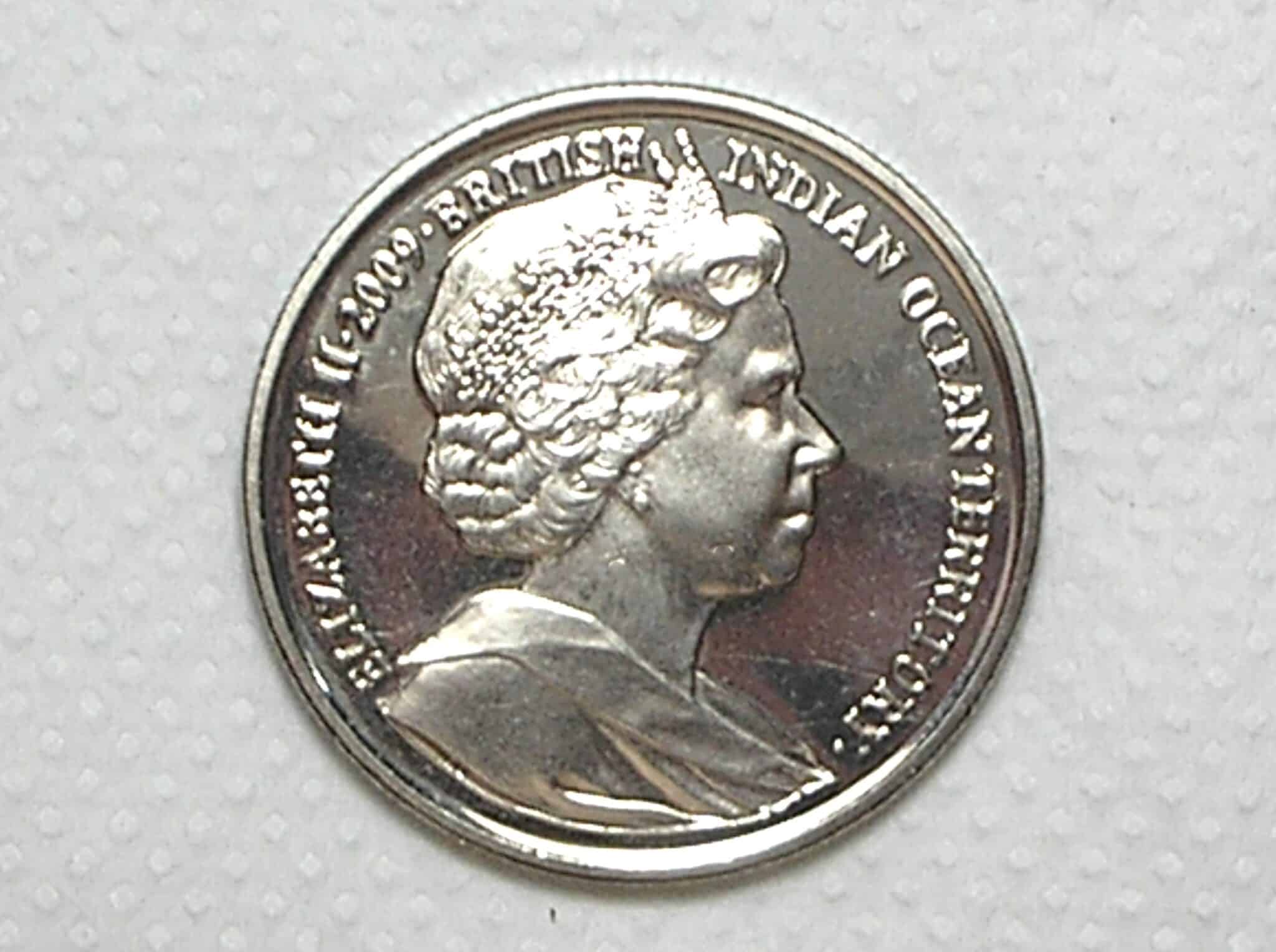 | Casa do Colecionador Brithis Indian Ocean Territories) 2 Pouns - 2009 / Comemorativa - Rainha Elizabeth / Brilhant Uncirculated / Serrilhada / 37 mm Diametro / Cu/Ni / cod. 830
