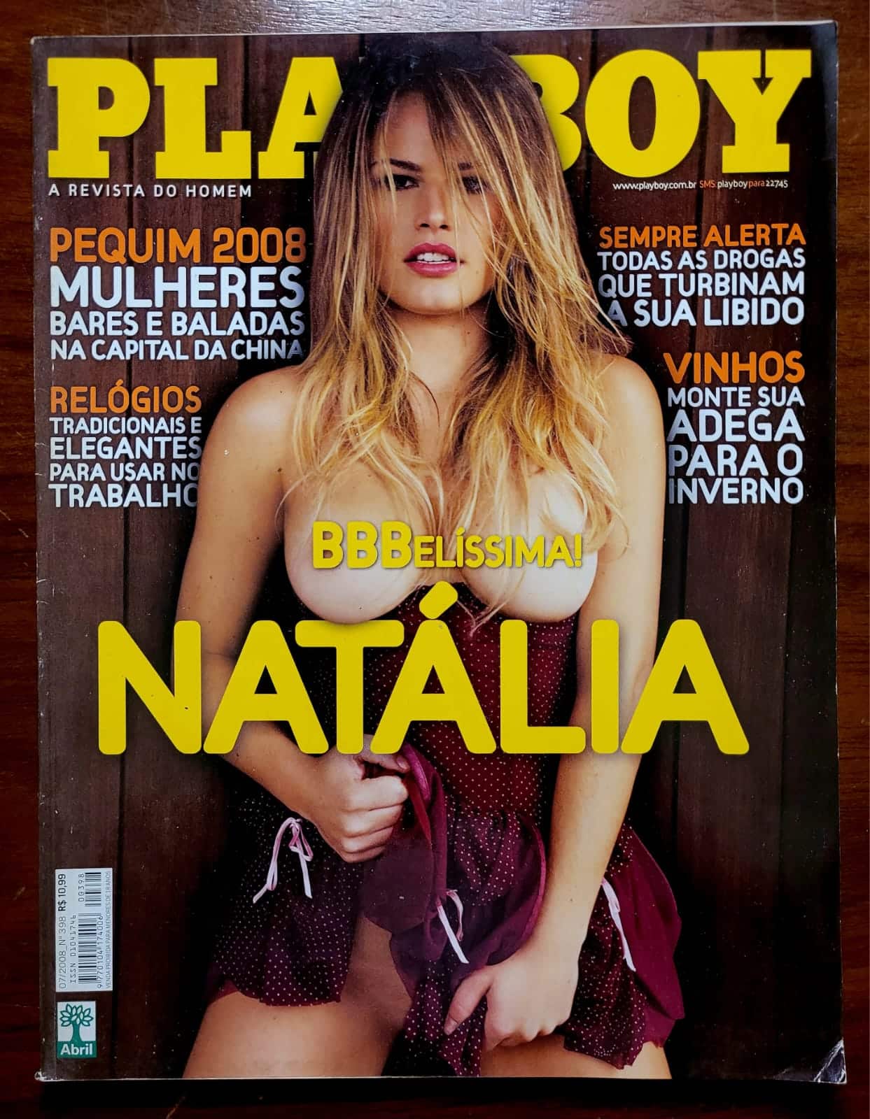 | Casa do Colecionador Playboy Nº 398 | Julho/2008 | Natália Casassola do BBB 8 | Exemplar de assinante com pôster presente | Edição muito lembrada