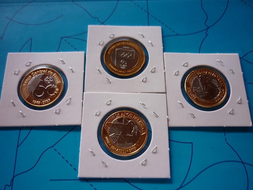 | Casa do Colecionador 4 MOEDAS COMEMORATIVAS FC (1 BANDEIRA,1 BEIJA-FLOR,1 30ANOS , 1 60ANOS BC ) LINDAS.