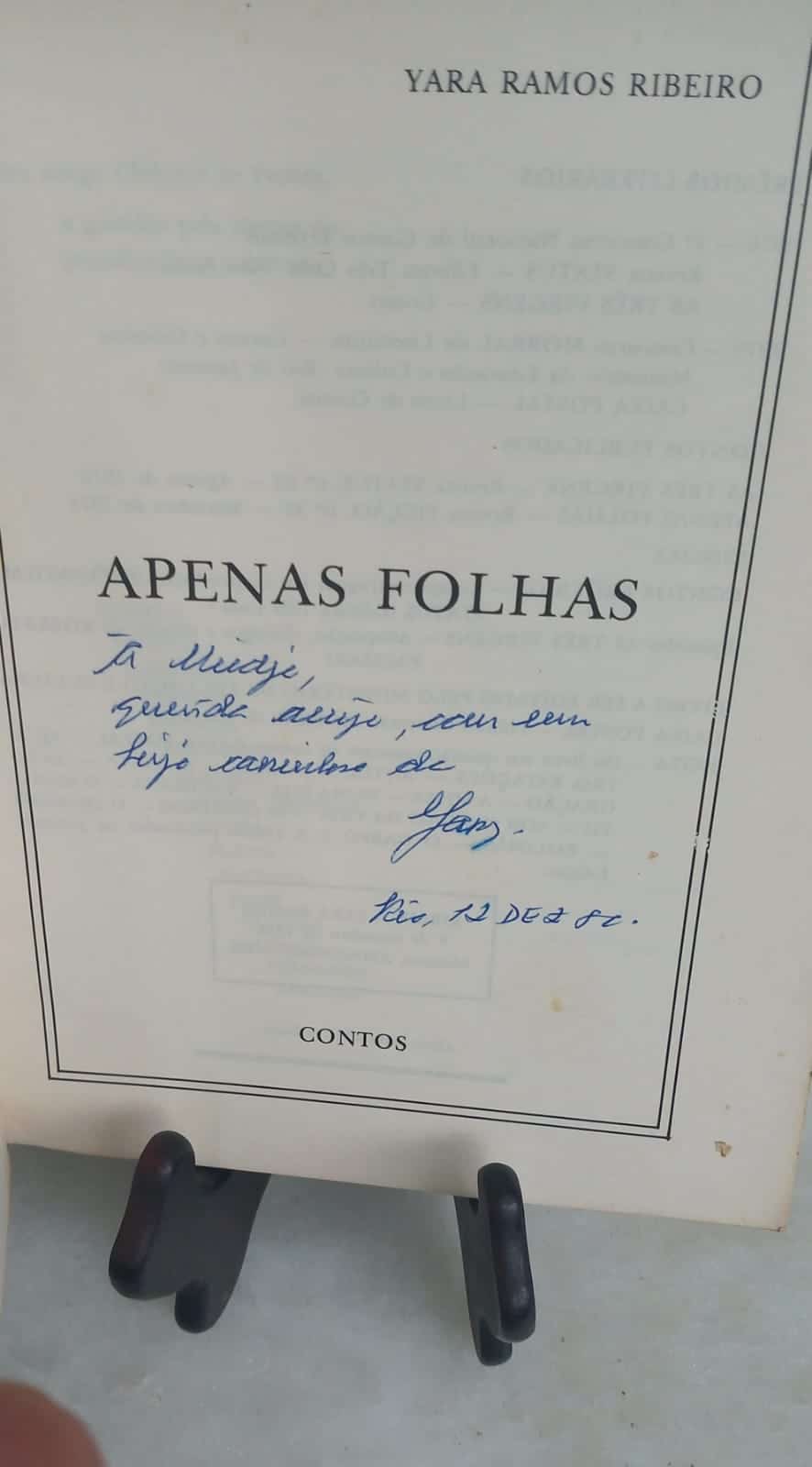 | Casa do Colecionador Apenas Folhas - Yara Ramos Rbeiro - 1ª Edição, Autografado Pelo Autor - Item de Colelcionador