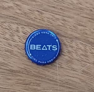 Embalagem tampinha cerveja Beats.