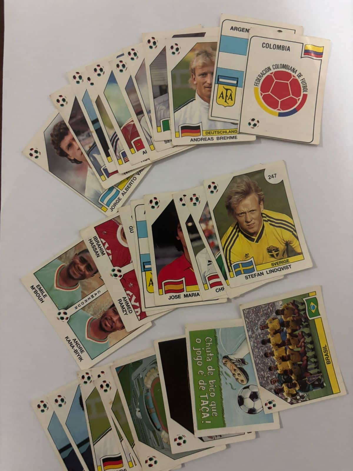 | Casa do Colecionador Lote 29 figurinhas Copa do mundo 1990 ( novas )