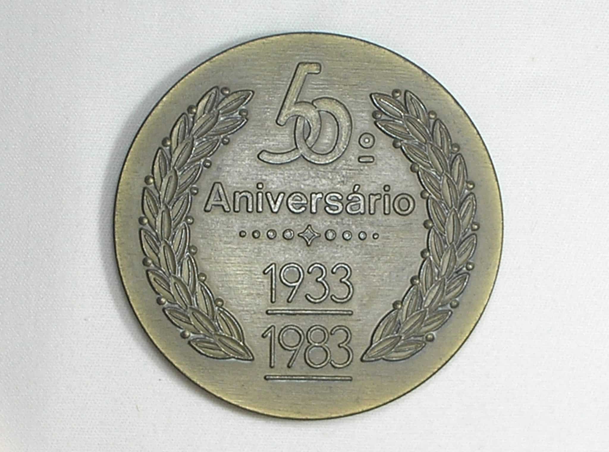 | Casa do Colecionador Medalha 50º Aniversário Grupo Patriotico, Literário e excursionista Setubal - 1º Dezembro 1933/ 1983 / Metal Bronzeado / Lisboa-Portugal / 69mm Diam. / Peso 155 Grs. / 4mm Borda / Flor de Cunho / m210