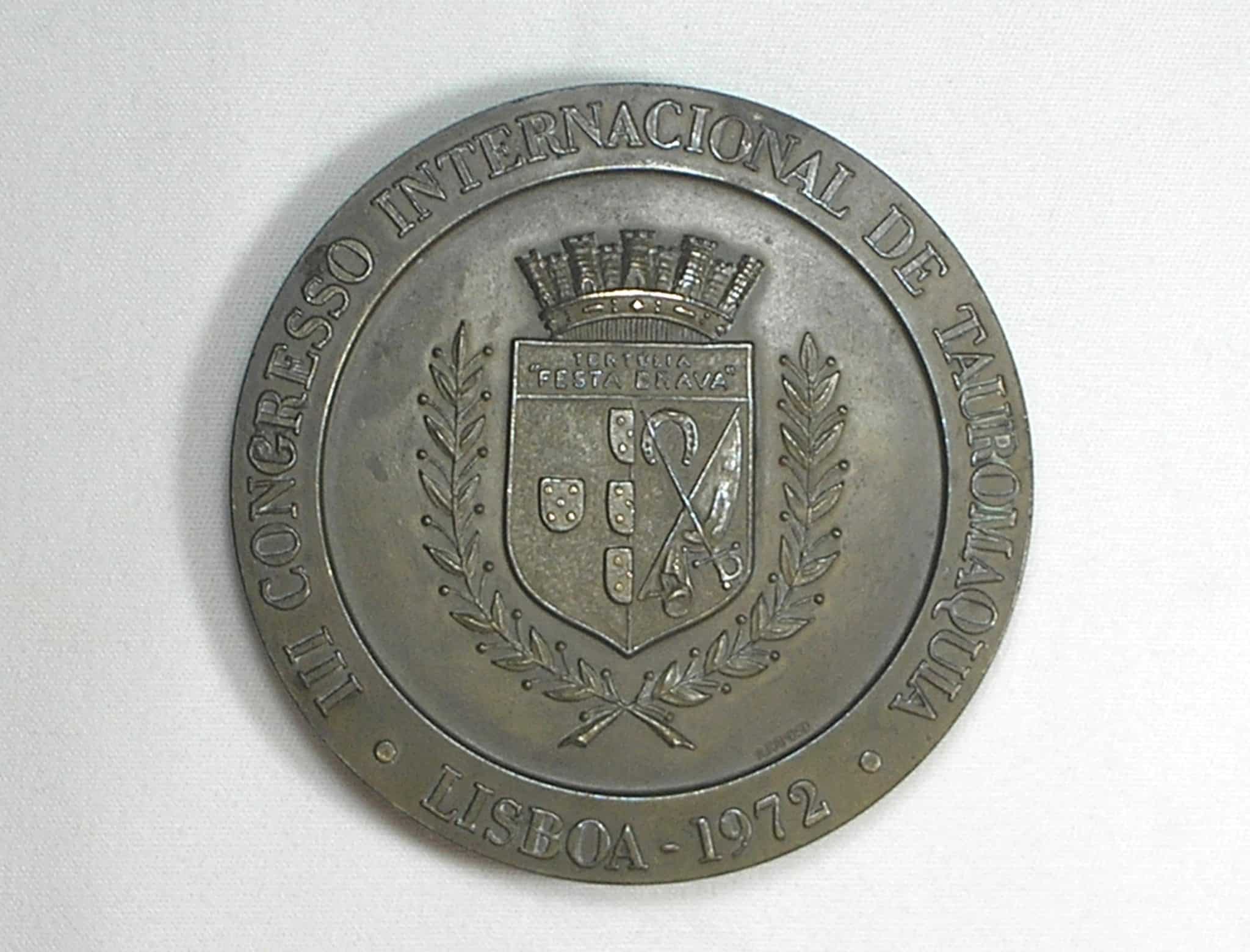 | Casa do Colecionador Medalha III Congresso Internacional de Touromaguia "Touro" - Liboa -1972 / Metal Bronzeado / 77mm Diam. / Peso 222 Grs. / 5mm Borda / Flor de Cunho / m210