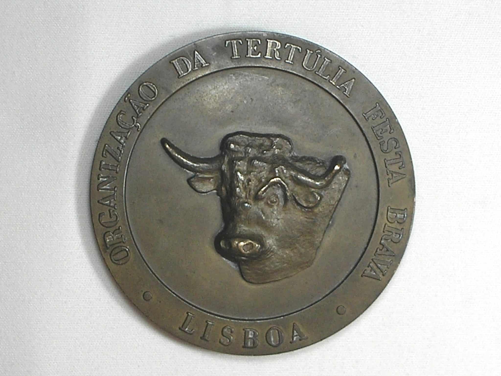 | Casa do Colecionador Medalha III Congresso Internacional de Touromaguia "Touro" - Liboa -1972 / Metal Bronzeado / 77mm Diam. / Peso 222 Grs. / 5mm Borda / Flor de Cunho / m210